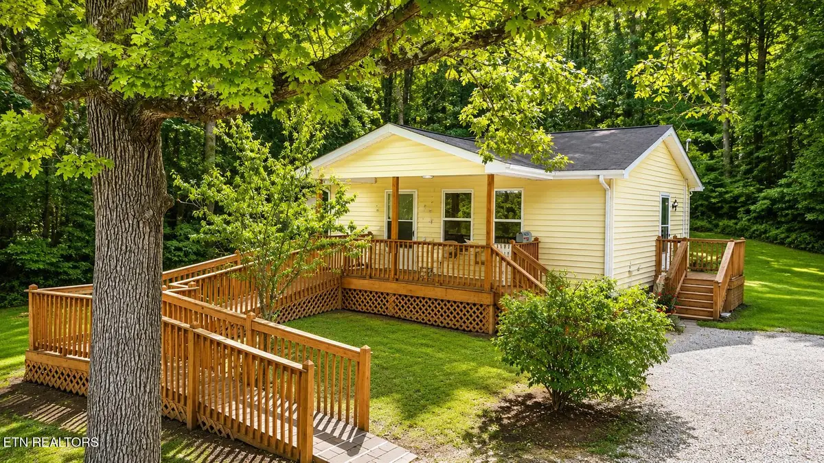 8657 Buffalo Rd, Oneida, TN 37841 - #1