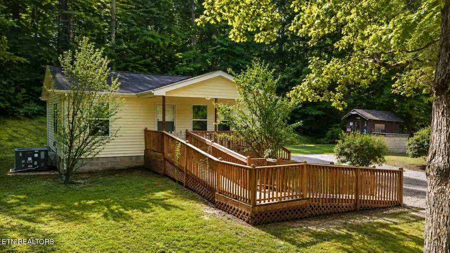 8657 Buffalo Rd, Oneida, TN 37841 - #2