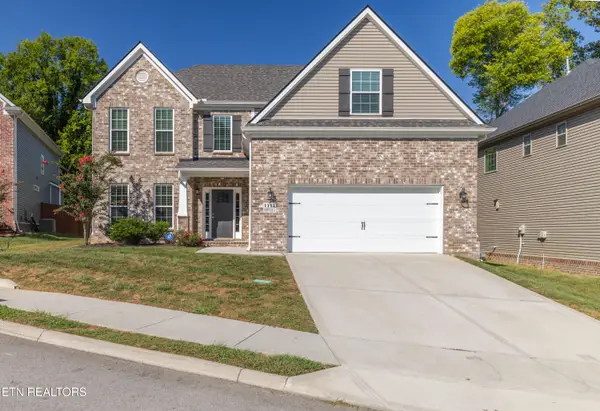 1111 Snowy Peak Lane, Knoxville, TN 37922