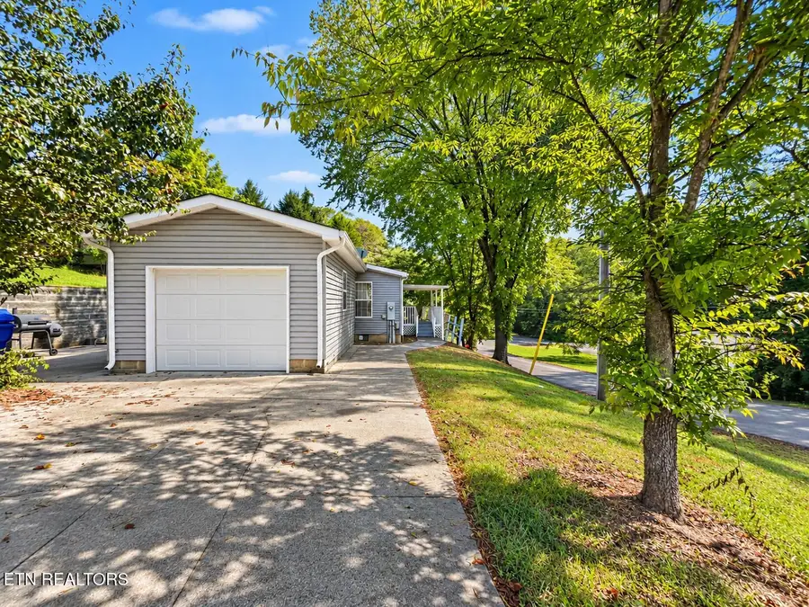 501 Park Ave, Clinton, TN 37716 - #2