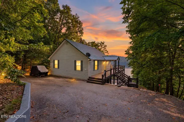 762 Hiwassee Drive, Jacksboro, TN 37757