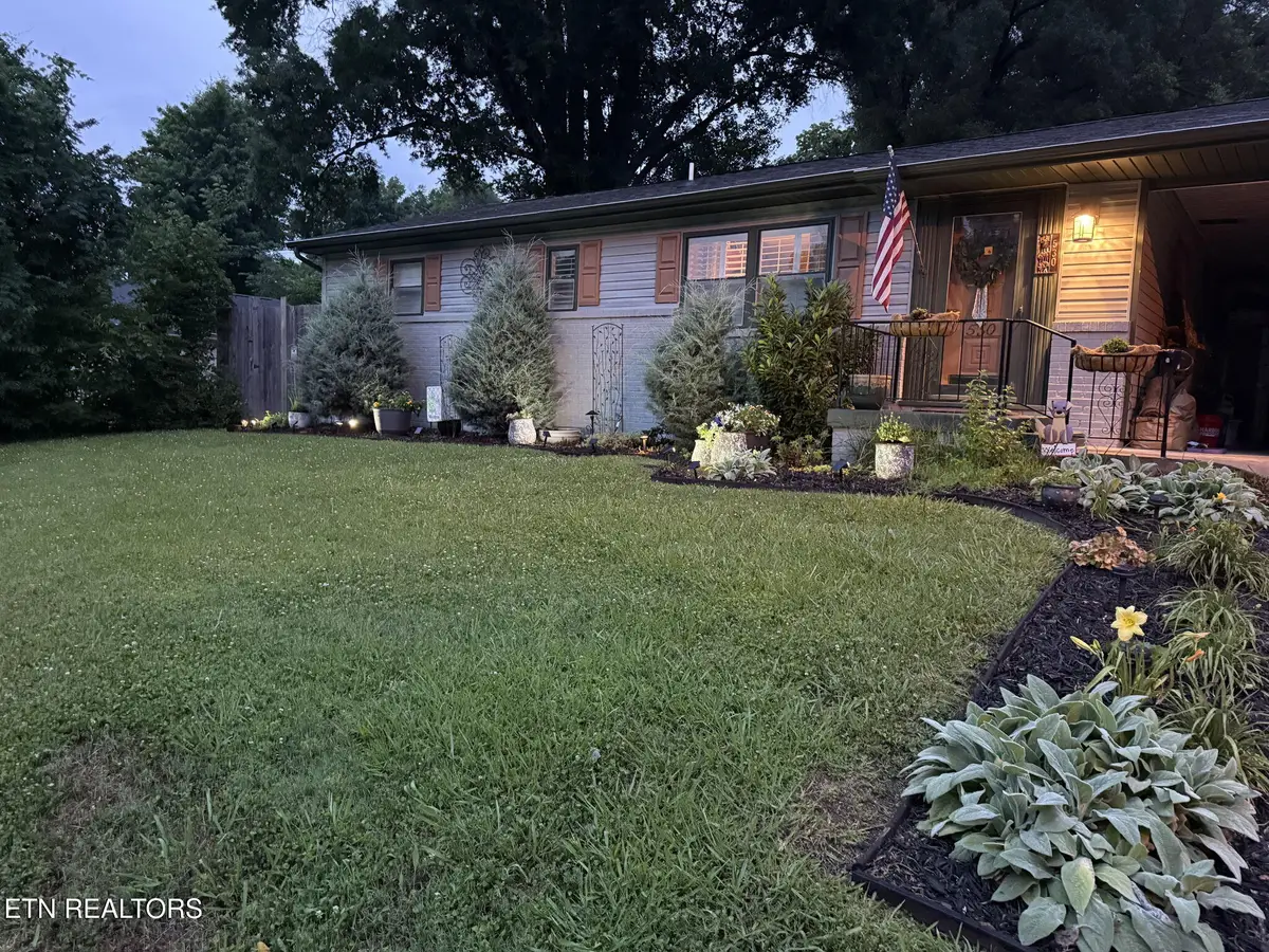 530 Willow St, Cleveland, TN 37311 - #1
