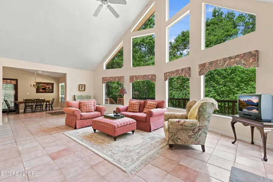 409 Jefferson Rd, Gatlinburg, TN 37738 - #3