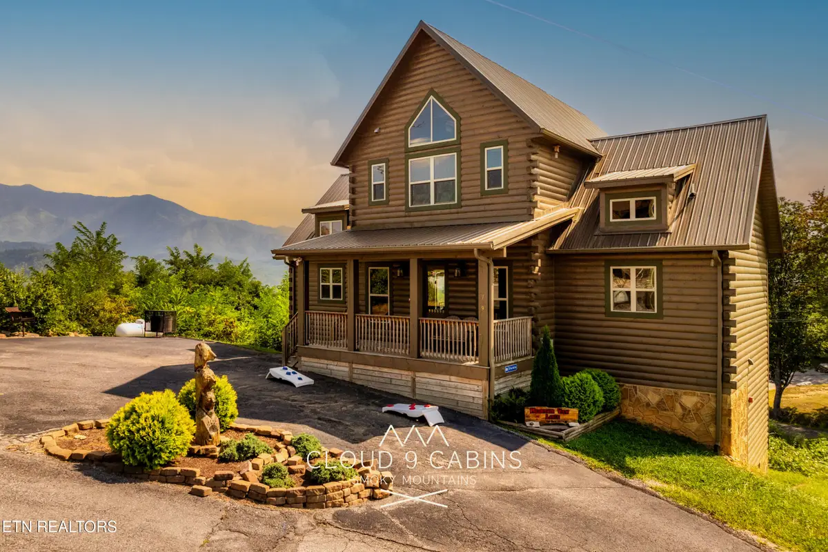729 Bear Walk Way, Gatlinburg, TN 37738 - #1