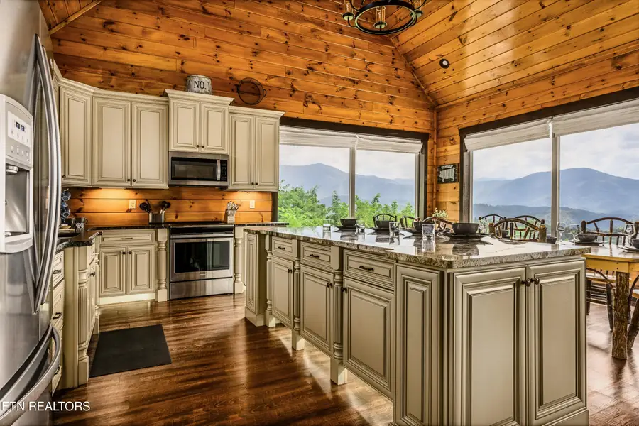 729 Bear Walk Way, Gatlinburg, TN 37738 - #3