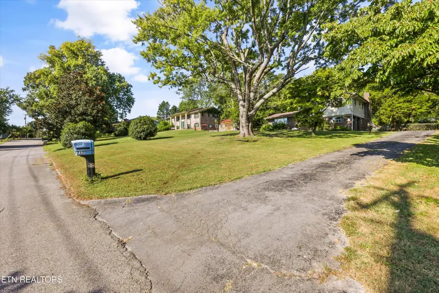 717 Schenley Rd, Knoxville, TN 37923 - #3