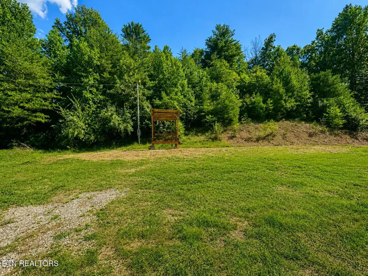 1085 Catoosa Rd, Wartburg, TN 37887 - #1