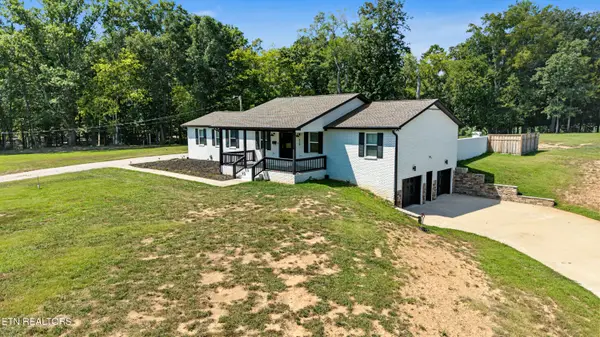 819 Edna Garland Rd, Maryville, TN 37801