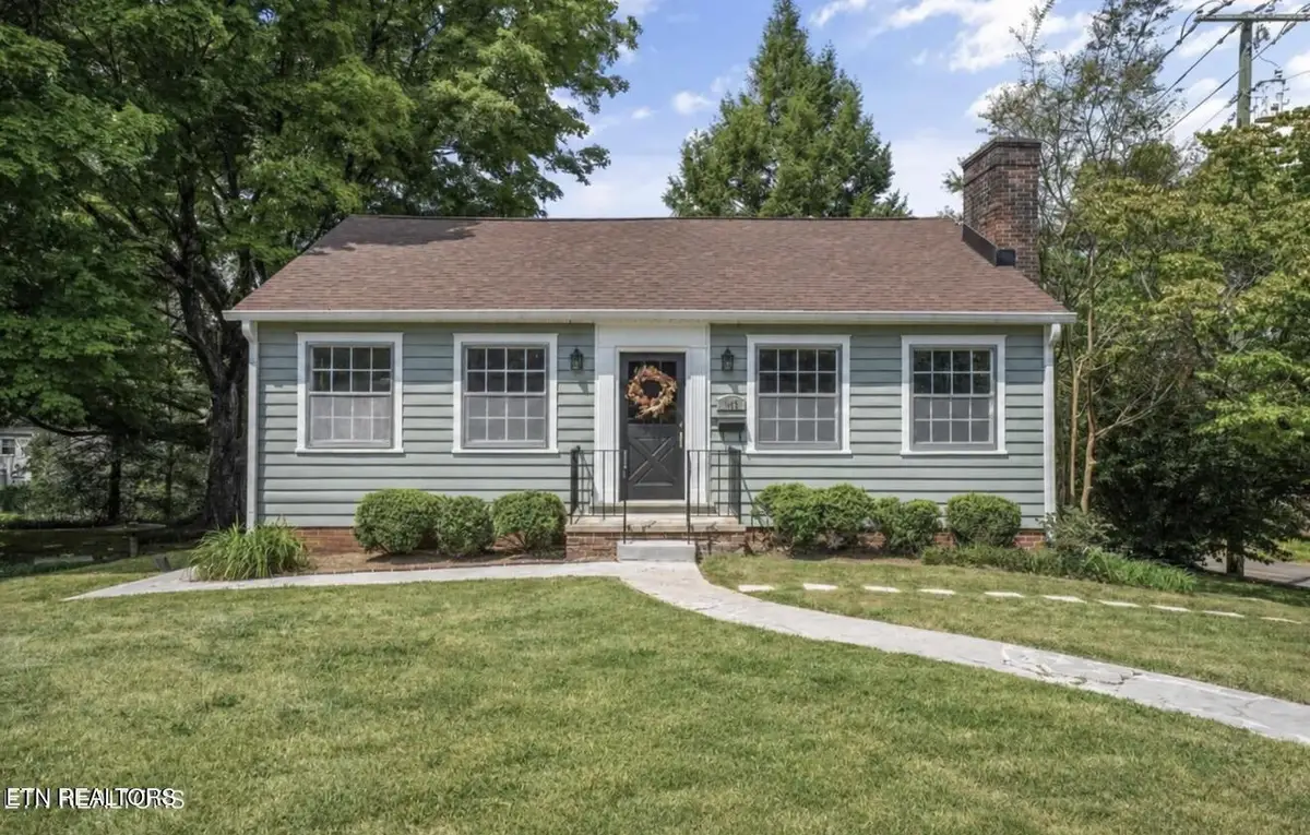 945 E Churchwell Ave, Knoxville, TN 37917 - #1