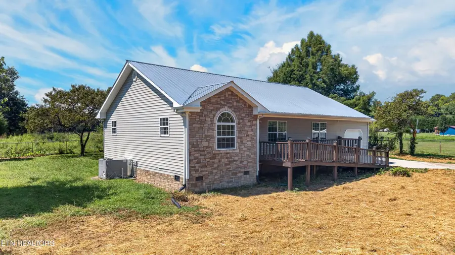 3806 Holders Grove Rd, Cosby, TN 37722 - #3