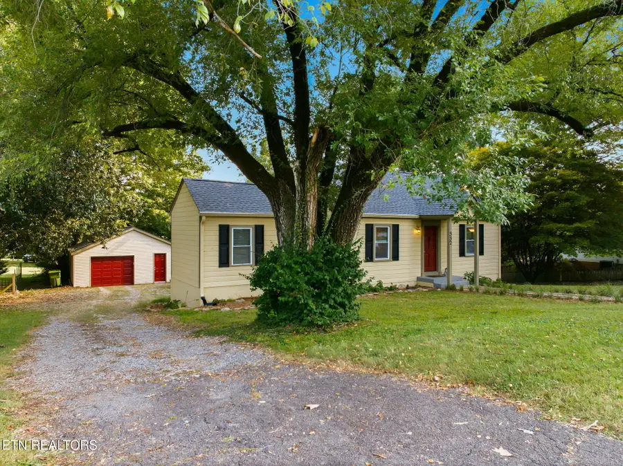 332 Wilson Ave, Maryville, TN 37803 - #3