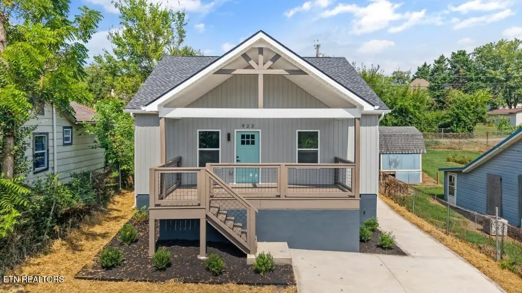 923 W Oak Hill Ave, Knoxville, TN 37921 - #1
