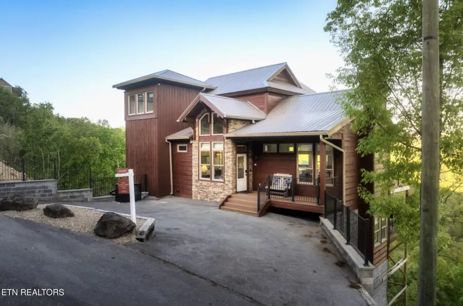 811 Sourwood Drive, Gatlinburg, TN 37738 - #3