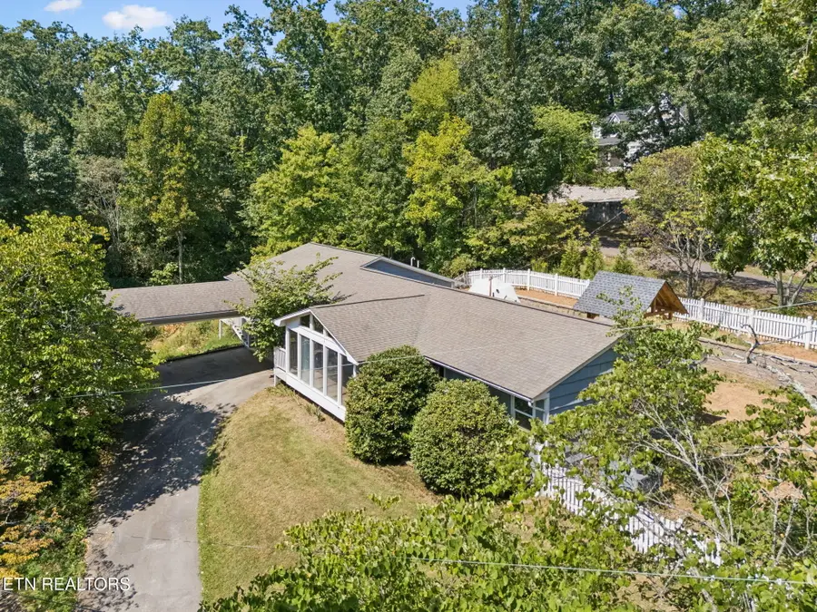 5603 S Briscoe Circle, Knoxville, TN 37912 - #2