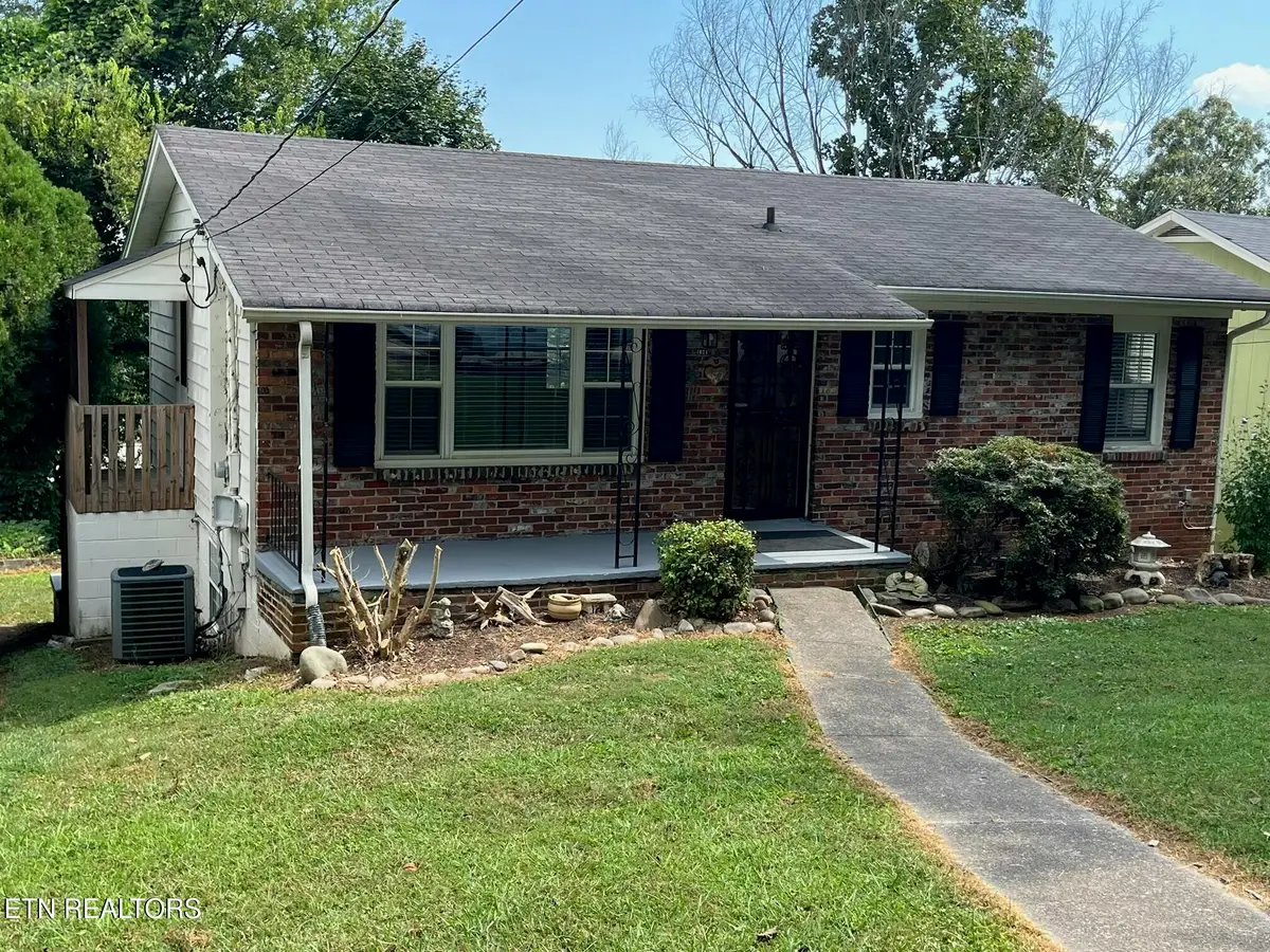 1024 Farragut Ave, Knoxville, TN 37917 - #1