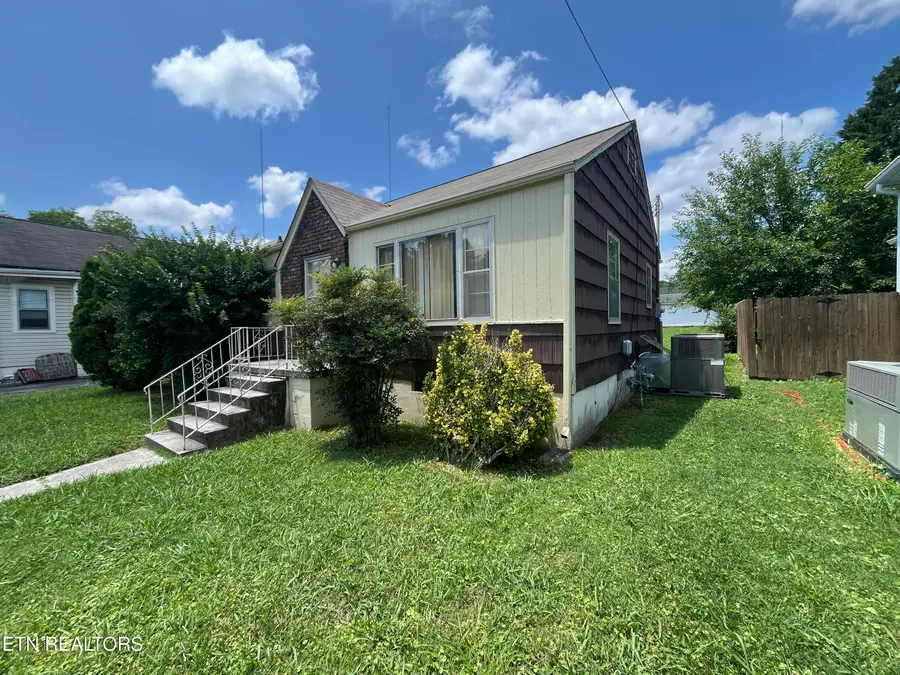 929 Chickamauga Ave, Knoxville, TN 37917 - #2