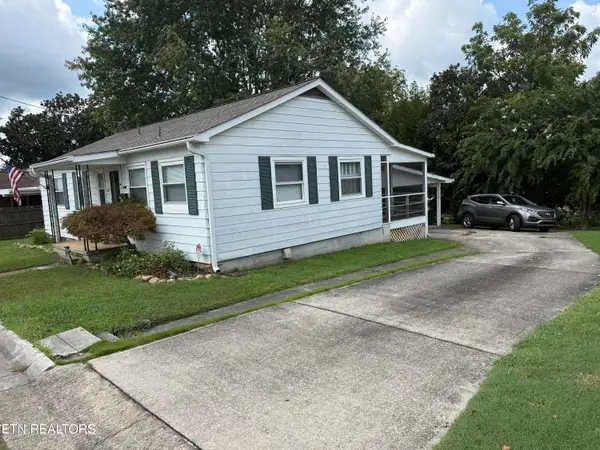 102 Victoria Rd, Oak Ridge, TN 37830