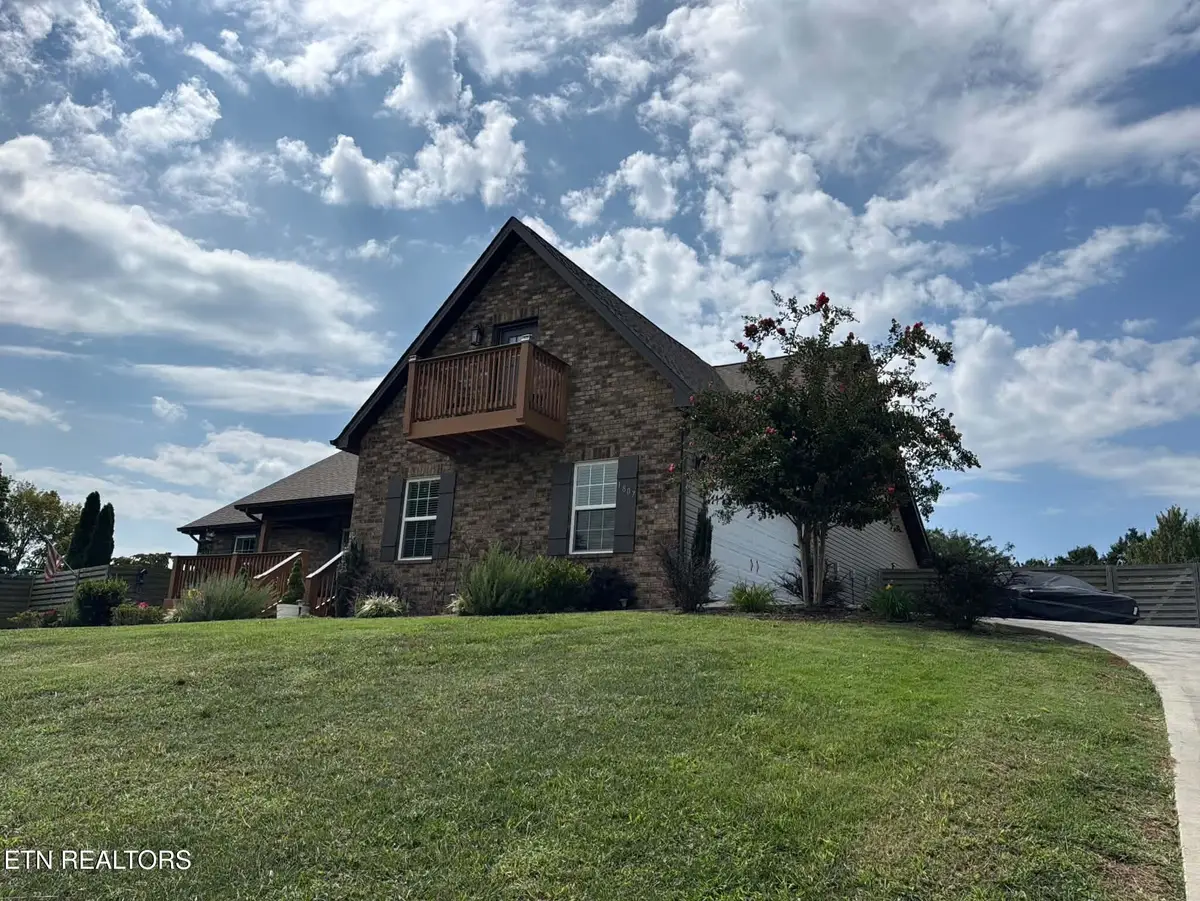 1807 Grey Ridge Rd, Maryville, TN 37801 - #1