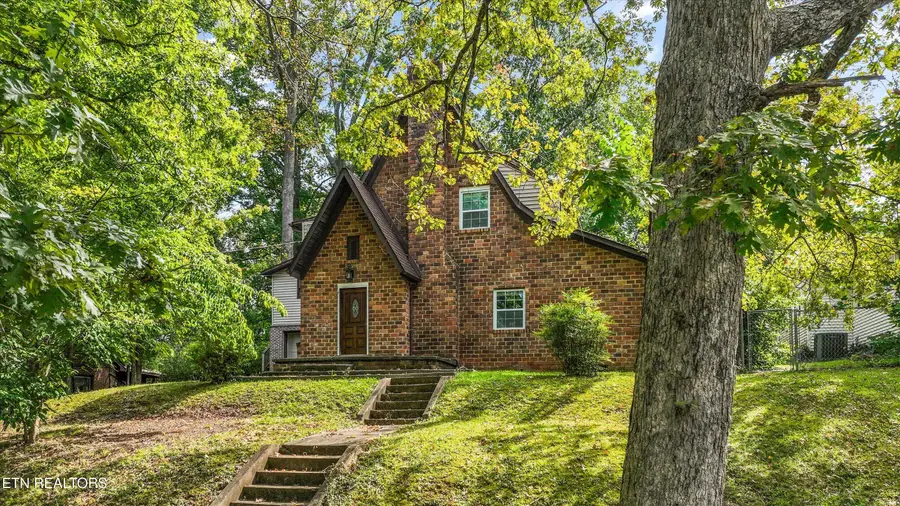 2224 Fisher Place, Knoxville, TN 37920 - #2