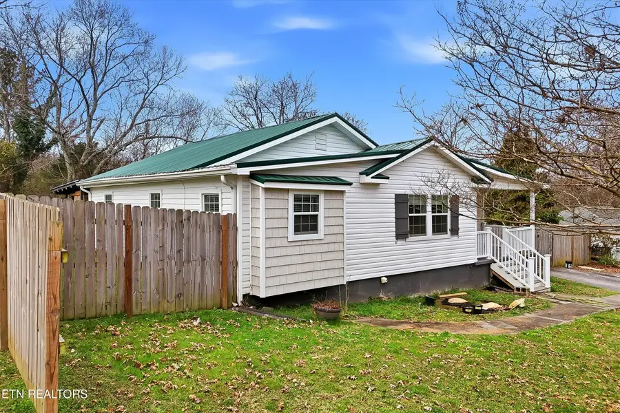 1080 6th St, Cleveland, TN 37311 - #2