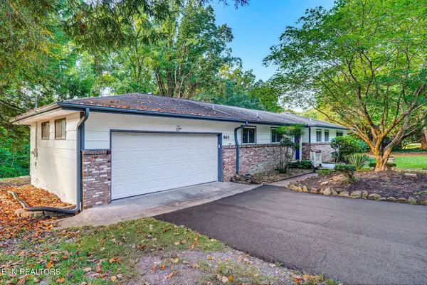 845 W Outer Drive, Oak Ridge, TN 37830