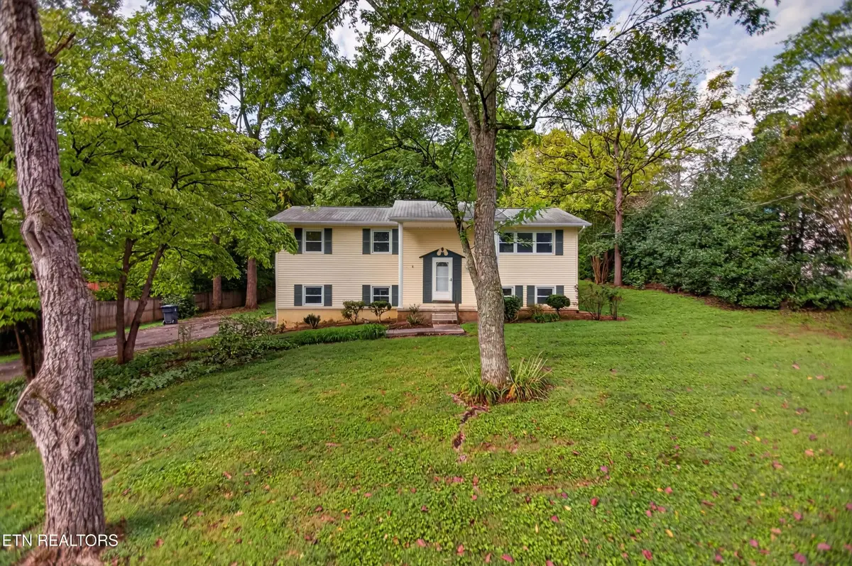 1213 April Drive, Knoxville, TN 37919 - #1
