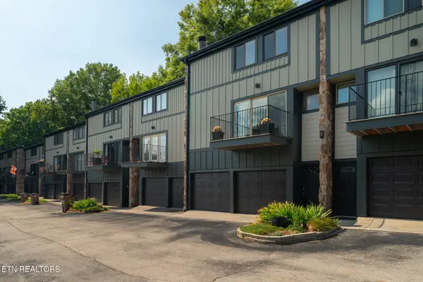 1954 Cherokee Bluff Drive, Knoxville, TN 37920