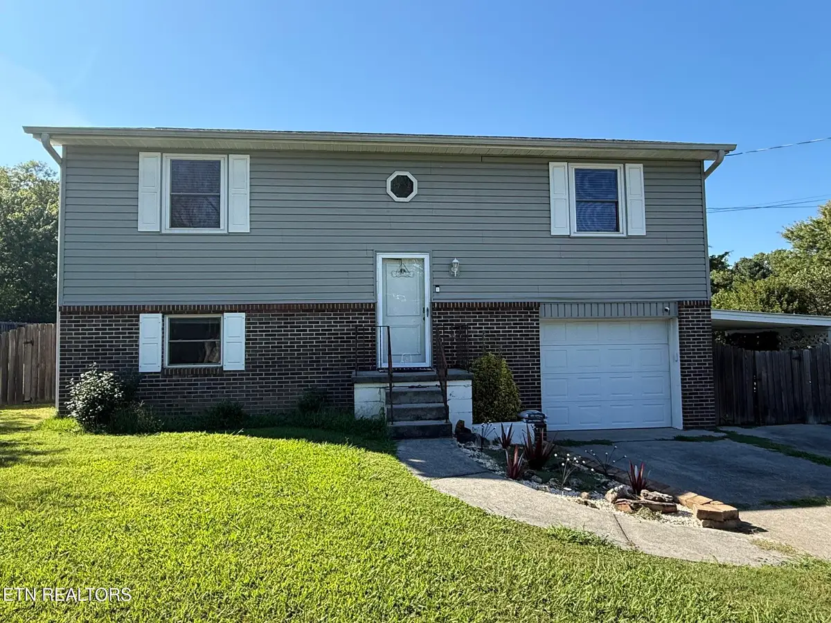 1805 Brookmill Rd, Knoxville, TN 37932 - #1
