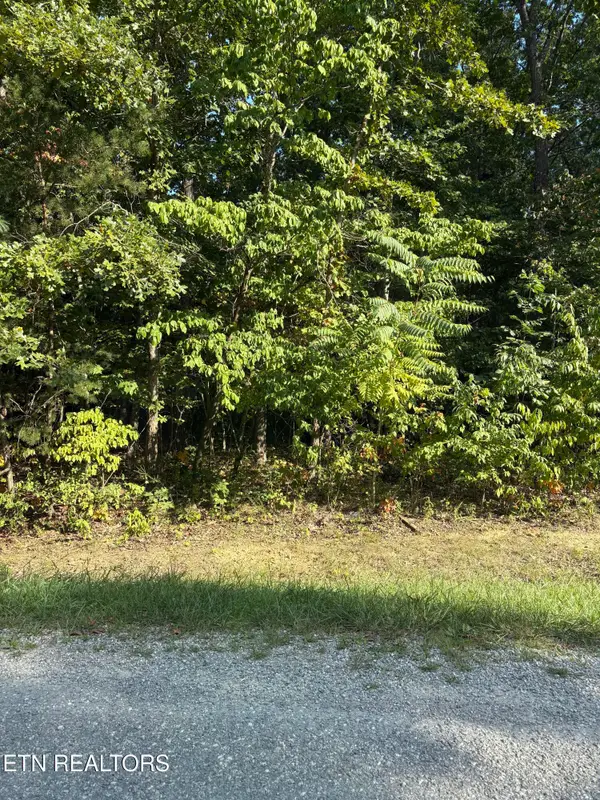 151 Beachwood Drive, Crossville, TN 38558