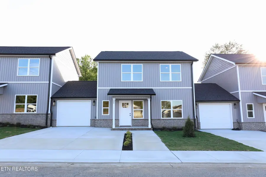 206 Avenue B, Alcoa, TN 37701 - #2