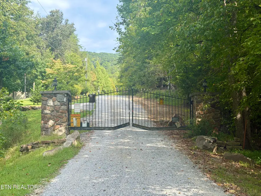 204 Black Fox Rd, Washburn, TN 37888 - #2