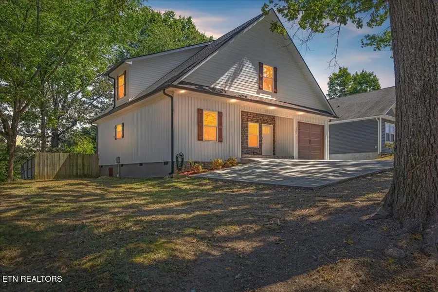 1503 Richardson St, Athens, TN 37303 - #2