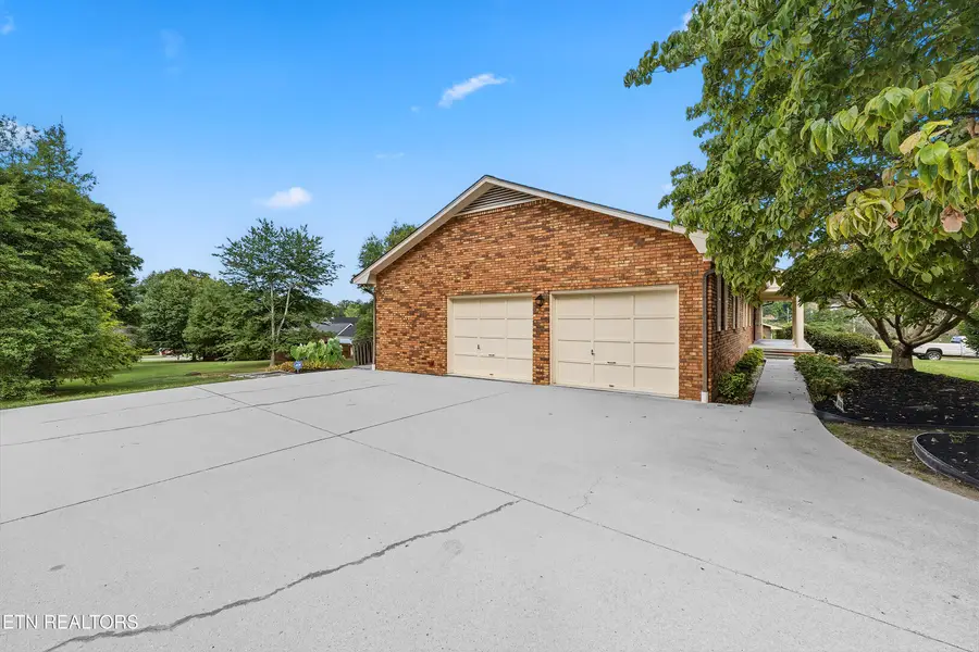7707 E Ogg Rd, Knoxville, TN 37938 - #2
