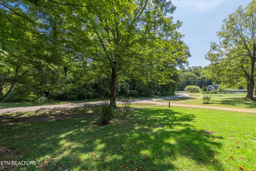 138 Crescent Rd, Norris, TN 37828 - #3