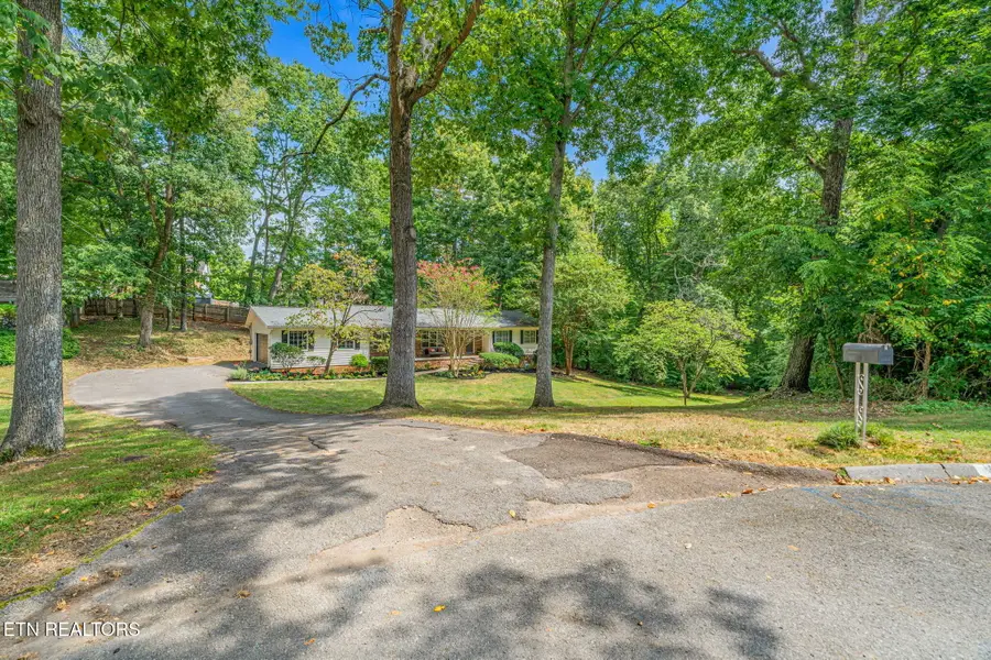 1804 Pinoak Court, Knoxville, TN 37923 - #2