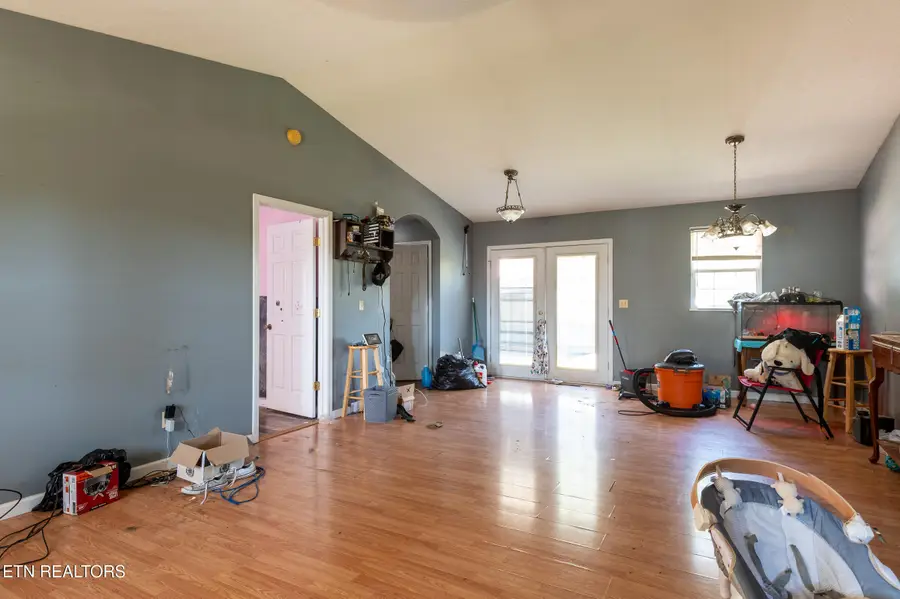 885 N Ridgecrest Rd, Luttrell, TN 37779 - #3