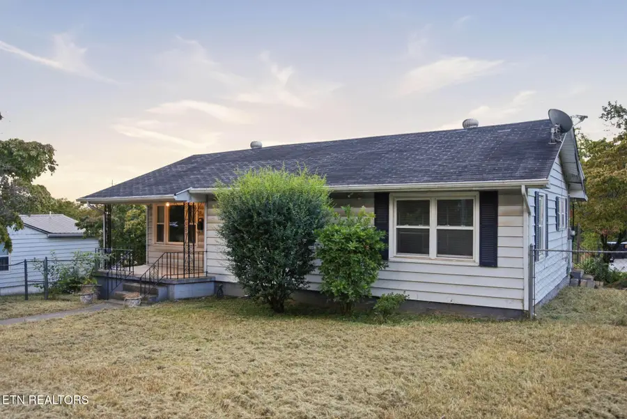820 W Emerald Ave, Knoxville, TN 37921 - #2