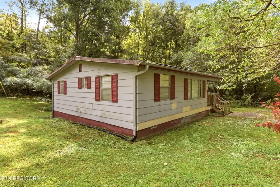 243 Smith Rd, Clinton, TN 37716 - #3