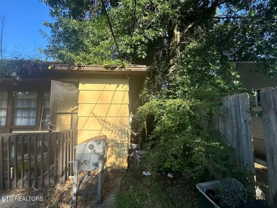 714 Douglas Ave, Morristown, TN 37813 - #2