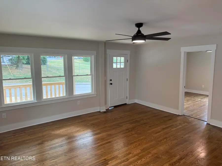 1507 Mccroskey Ave, Knoxville, TN 37917 - #2