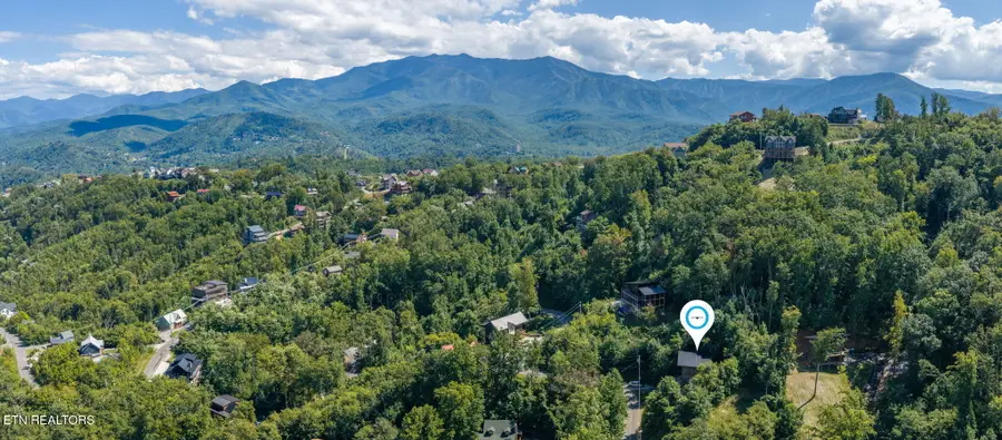 809 Chestnut Drive, Gatlinburg, TN 37738 - #3