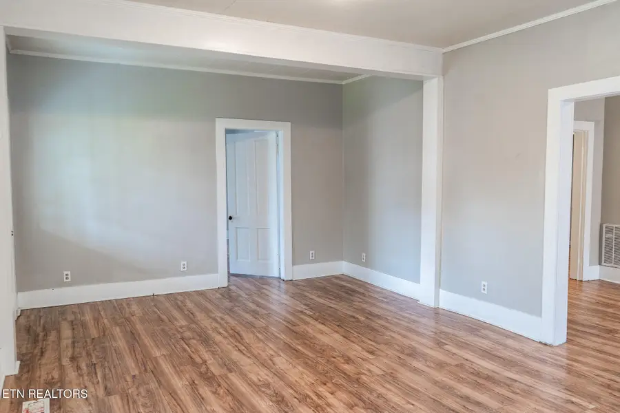 407 W Wheeler St, Rockwood, TN 37854 - #2
