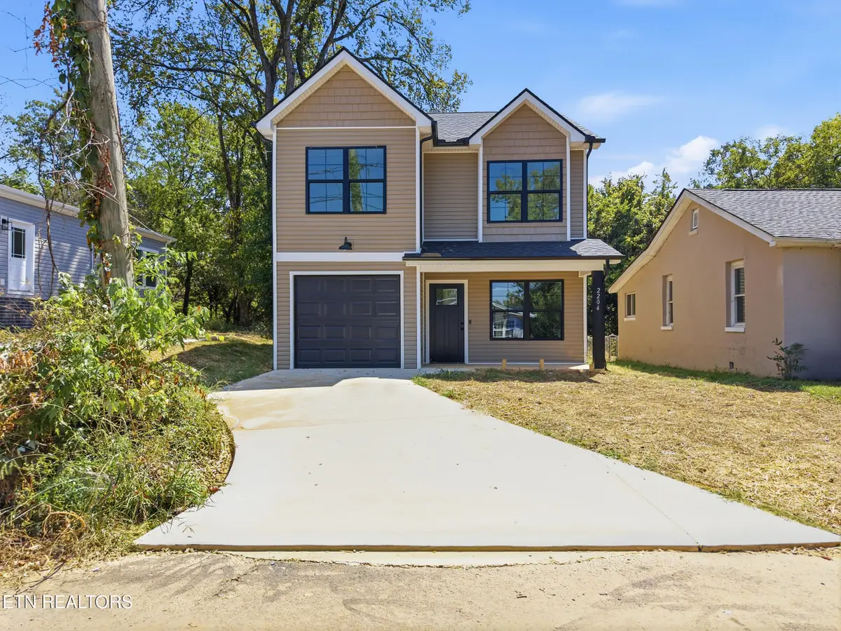 2204 Cityview Ave, Knoxville, TN 37915 - #1
