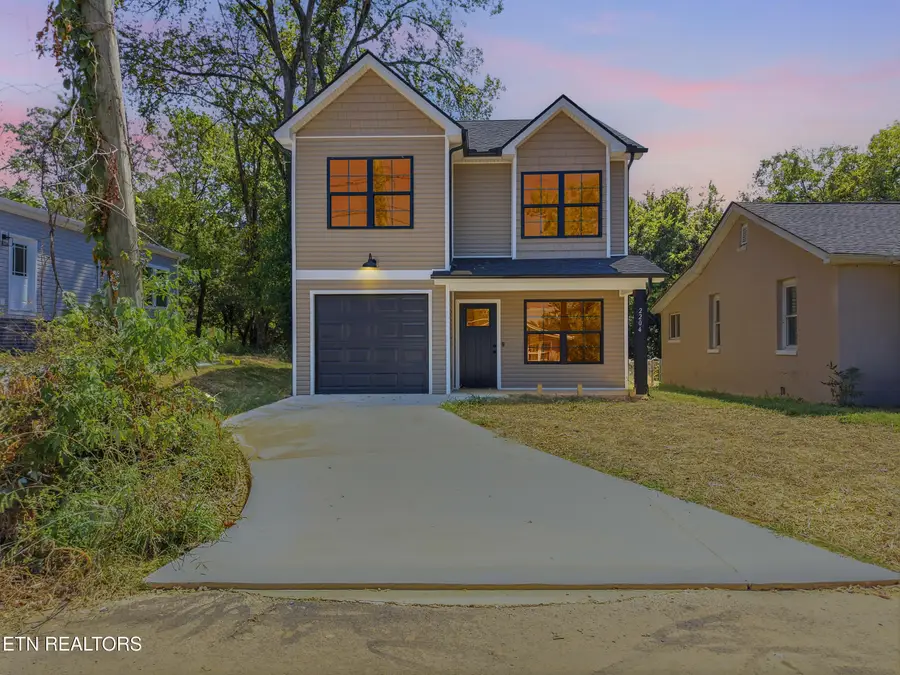 2204 Cityview Ave, Knoxville, TN 37915 - #2