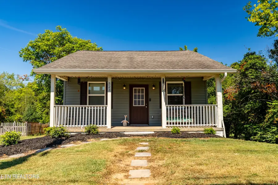 523 E Lincoln Rd, Alcoa, TN 37701 - #2