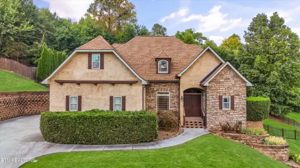 8121 Laurel Falls Lane, Knoxville, TN 37931