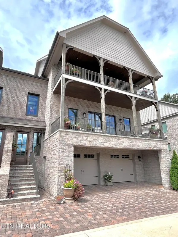 8939 Linksvue Drive, Knoxville, TN 37922