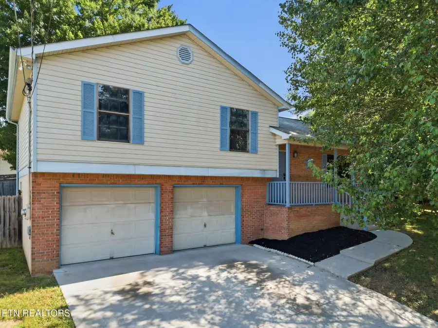 8979 Heathercrest Drive, Powell, TN 37849 - #2