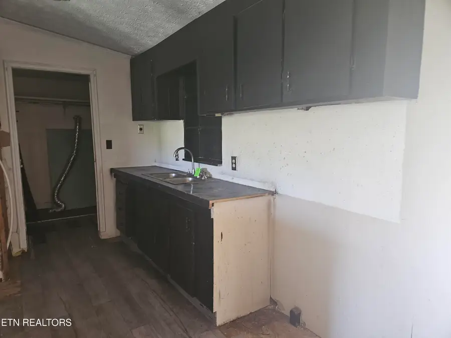 254 Old Lake City Hwy, Rocky Top, TN 37769 - #3