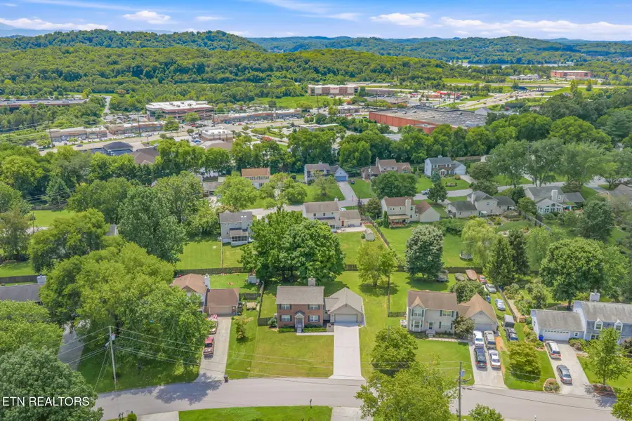 9318 Collingwood Rd, Knoxville, TN 37922 - #2